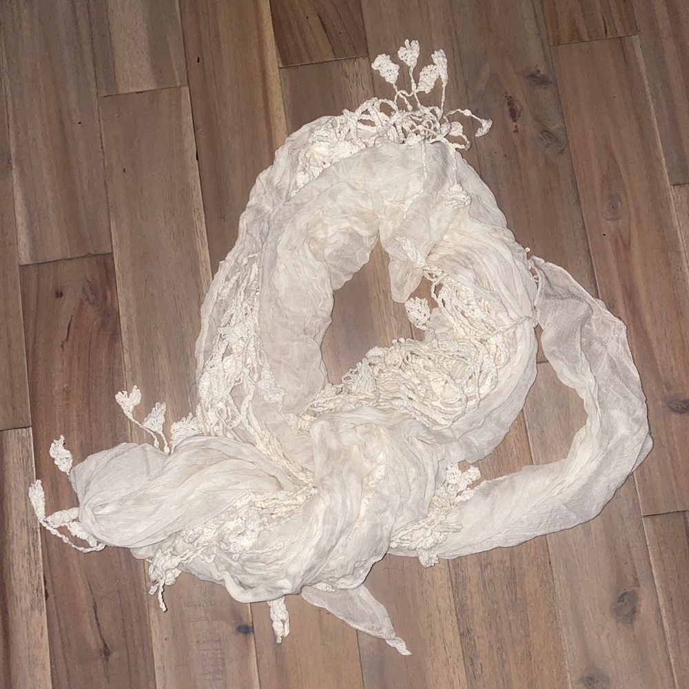 Look by M beautiful scarf